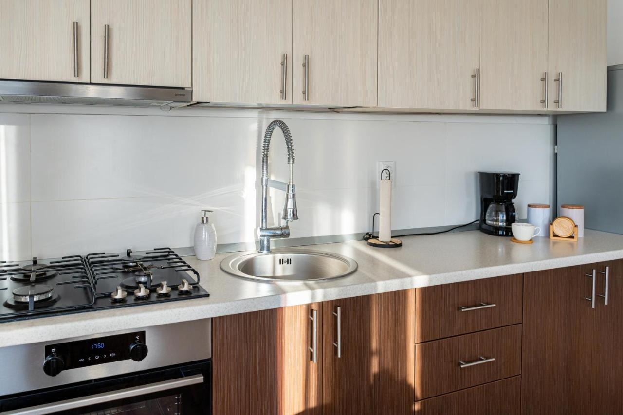 Uniquemoments Airport Apartment & Secure Parking & Airport Shuttle ยาช ภายนอก รูปภาพ