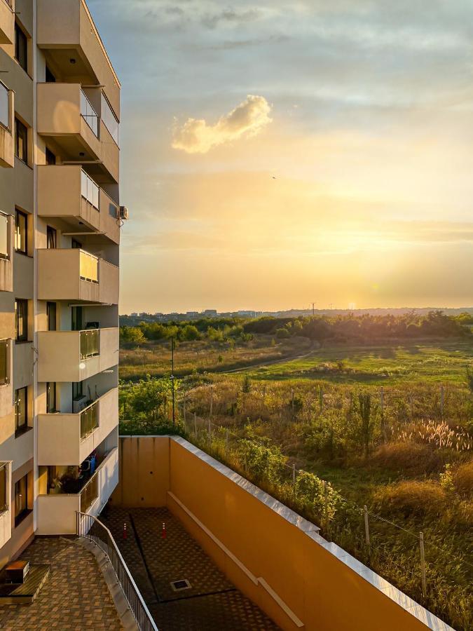 Uniquemoments Airport Apartment & Secure Parking & Airport Shuttle ยาช ภายนอก รูปภาพ